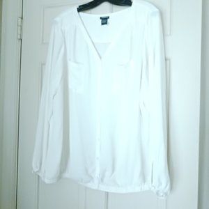 Torrid Cream Sheer Button Front Long Sleeve Blouse Size 2